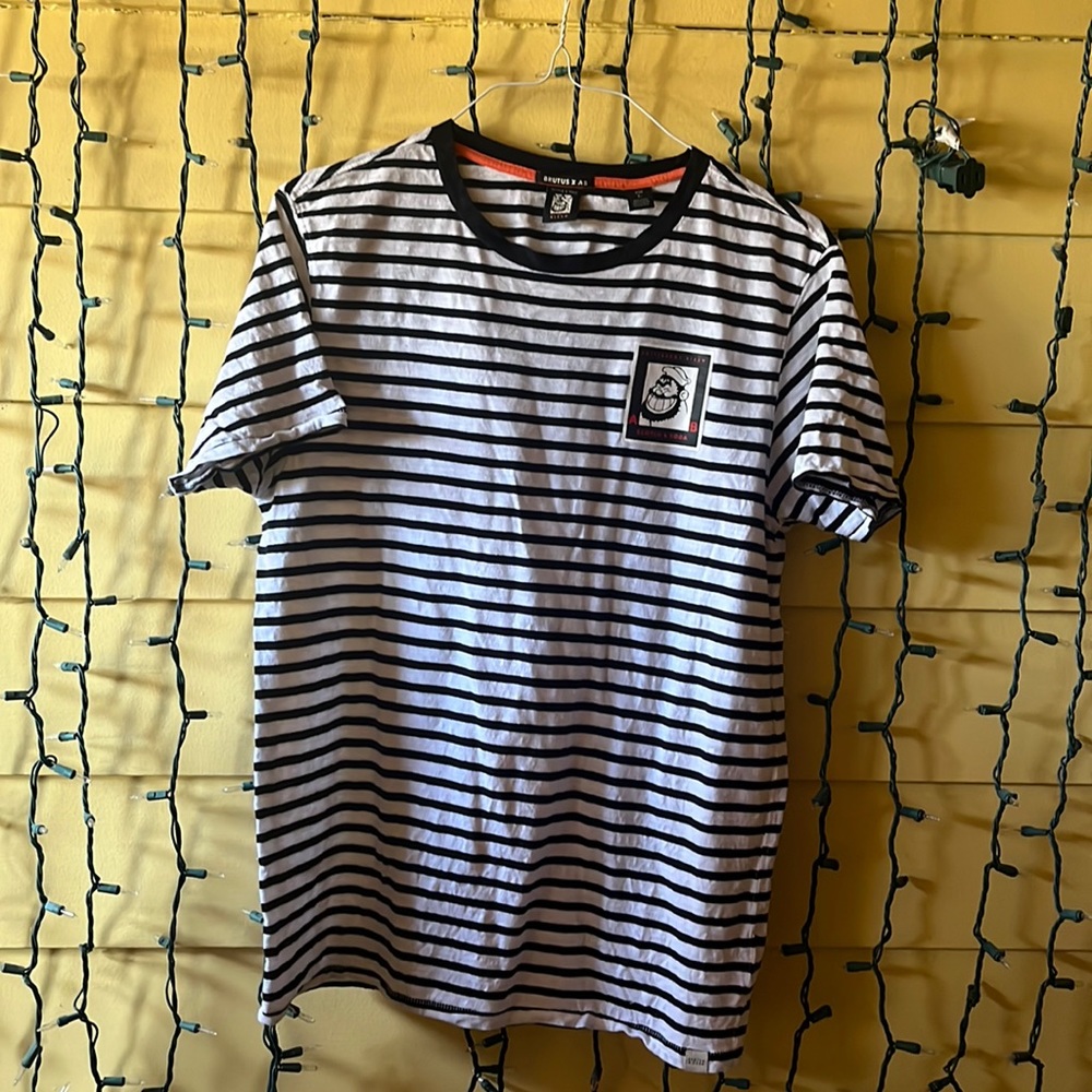 BRUTUS X AB

SCOTCH & SODA

BLAUW

B SCOTCH & SODA